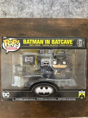 Funko Pop! Batman in Batcave Black & Yellow Vinyl Figure #519